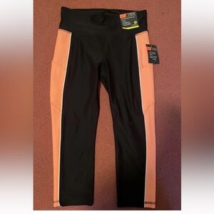 Xersion Train Womens SizeSmall Mid Rise Fitted Capri Leggings Athletic PantsNWT